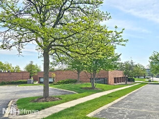 Plus de détails pour 945 N Plum Grove Rd, Schaumburg, IL - Bureau à vendre
