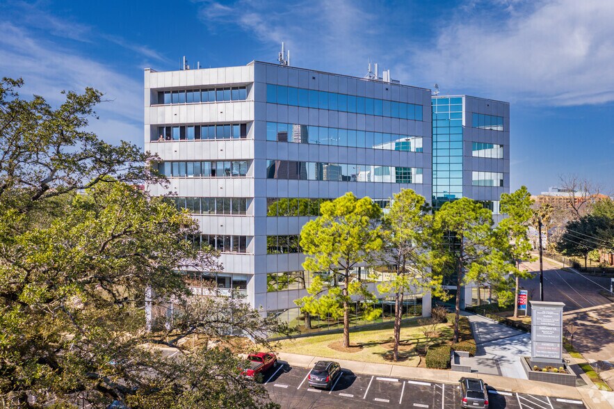601 Sawyer St, Houston, TX à louer - Photo de l’immeuble – Image 1 sur 9
