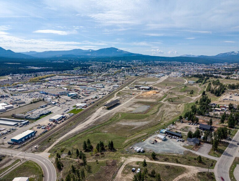 1479 Theatre Rd, Cranbrook, BC à vendre - Photo de l’immeuble – Image 2 sur 6