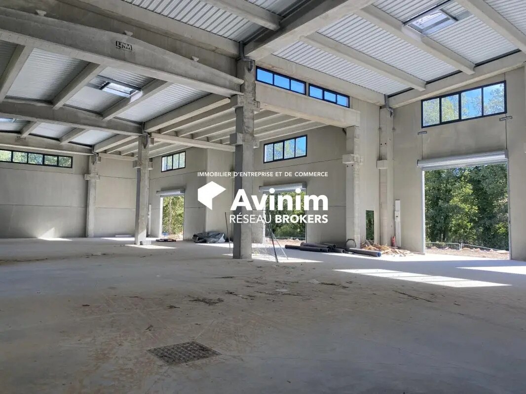 Local d'activités dans Fayence à vendre Photo de l’immeuble– Image 1 sur 11