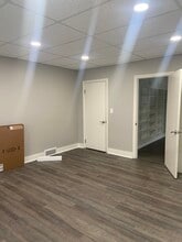 225 E Liberty St, Medina, OH à louer Photo intérieure– Image 1 sur 4