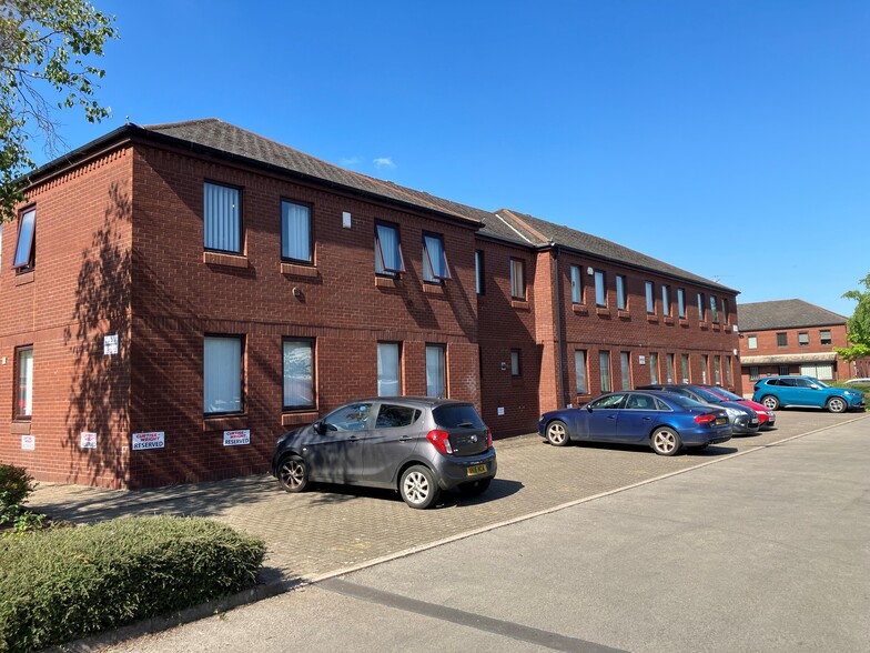 15 Lambourne Crescent, Cardiff à louer - Photo de l’immeuble – Image 1 sur 6