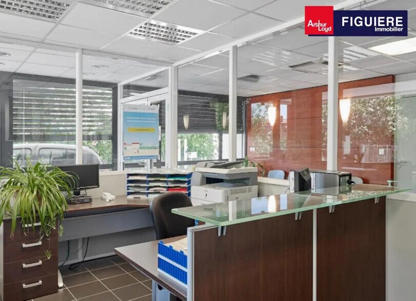 Bureau dans Salon-de-Provence à vendre - Photo de l’immeuble – Image 2 sur 15