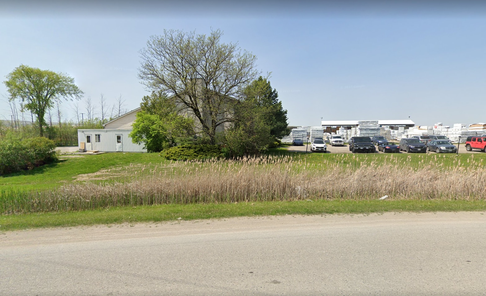 220 Universal Rd, Woodstock, ON à louer Photo principale– Image 1 sur 2