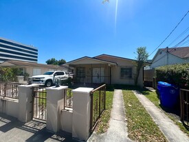 2752 SW 3rd St, Miami FL - Immobilier d'entreprise