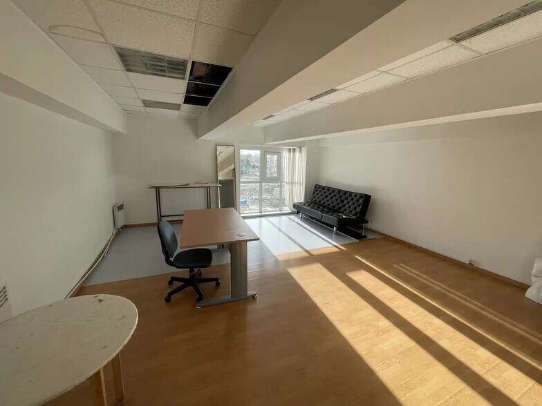 21 Rue De Stalingrad, Bobigny à louer - Photo de l’immeuble – Image 3 sur 6