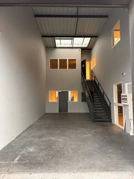 Plus de détails pour Bureau, Local d'activités à louer