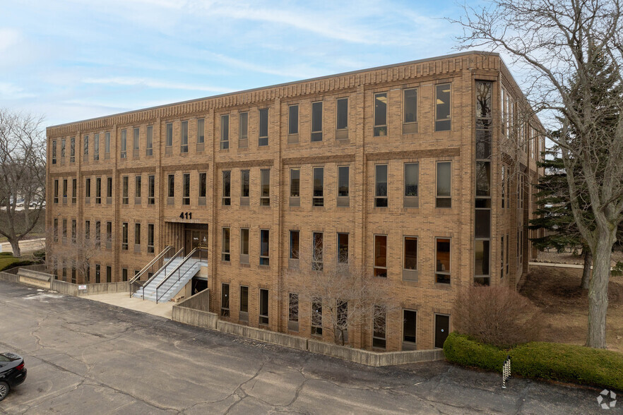 411 Wolf Ledges Pky, Akron, OH à vendre - Photo principale – Image 1 sur 6