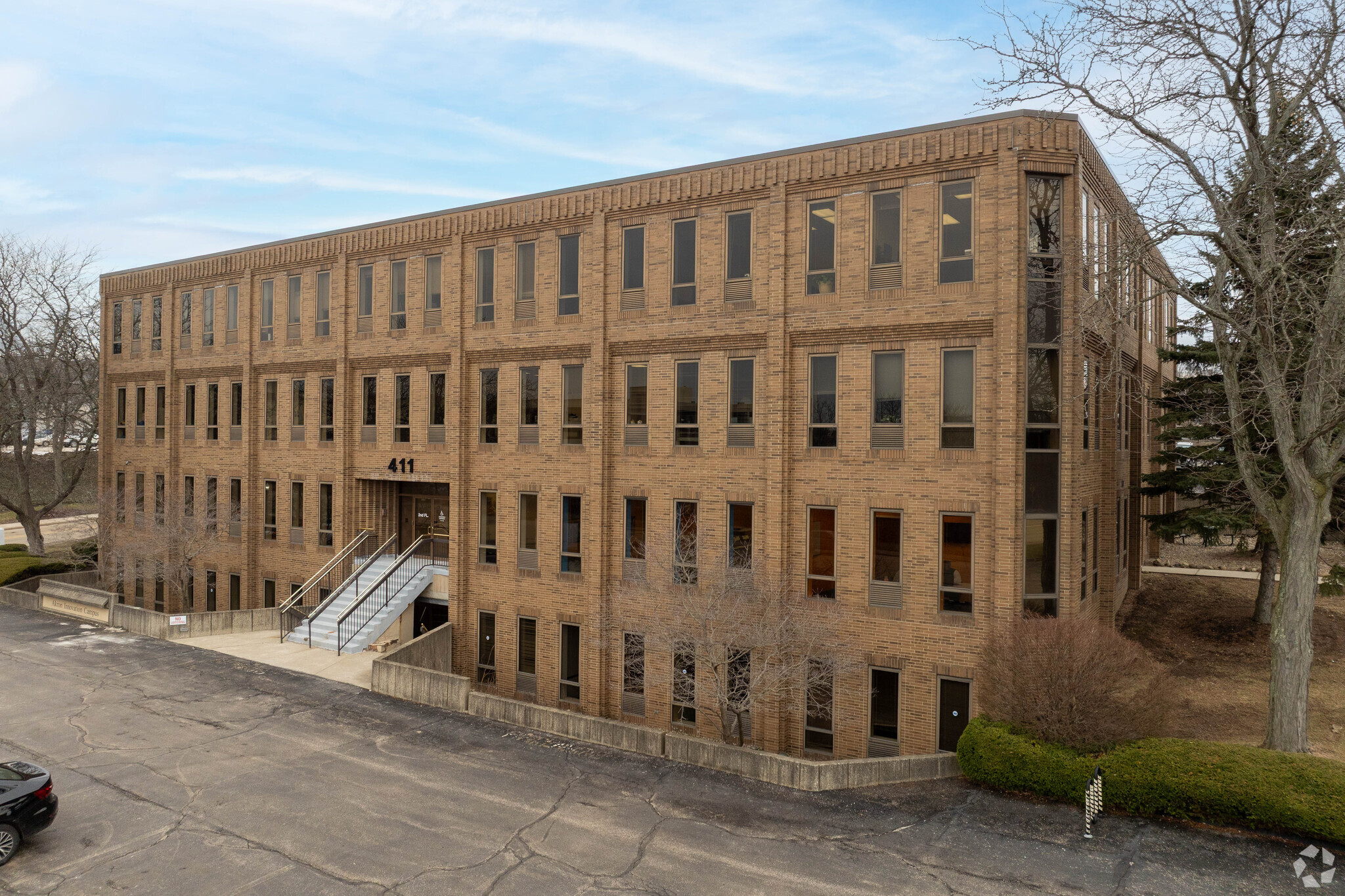 411 Wolf Ledges Pky, Akron, OH à vendre Photo principale– Image 1 sur 7