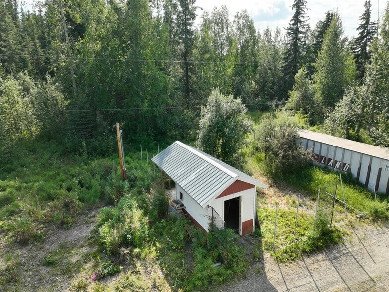 3427 Old Richardson Hwy, North Pole, AK à vendre - Photo de l’immeuble – Image 3 sur 24