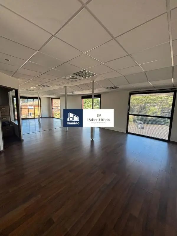 Plus de détails pour Bureau à louer