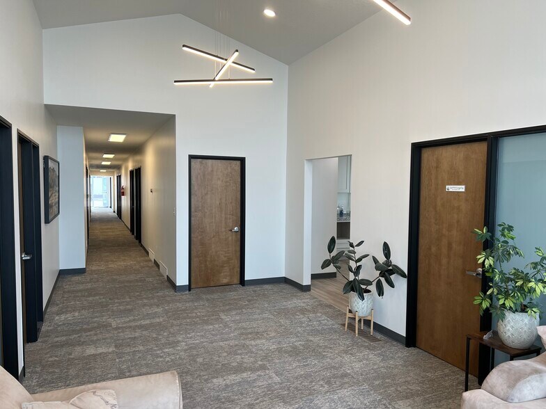 940 N 400 E, North Salt Lake, UT à louer - Photo intérieure – Image 2 sur 15
