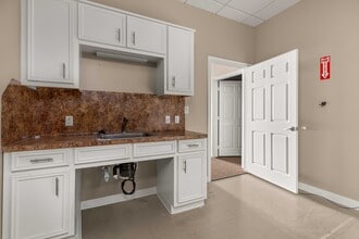 14020 Highway 3, Webster, TX à louer Photo intérieure– Image 2 sur 3