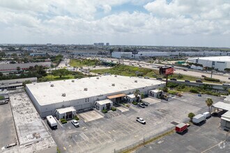 7580-7590 NW 74th Ave, Medley, FL - VUE AÉRIENNE  vue de carte