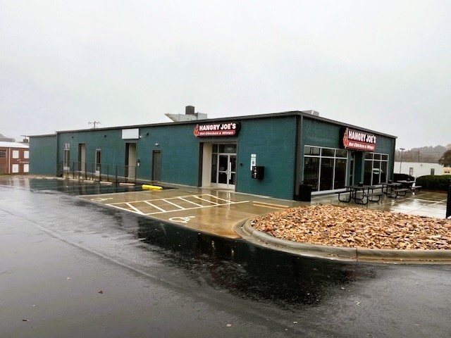 1421 2nd St NE, Hickory, NC à louer - Photo de l’immeuble – Image 3 sur 5