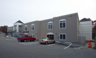 Plus de détails pour 735 Attucks Ln, Hyannis, MA - Bureau à vendre