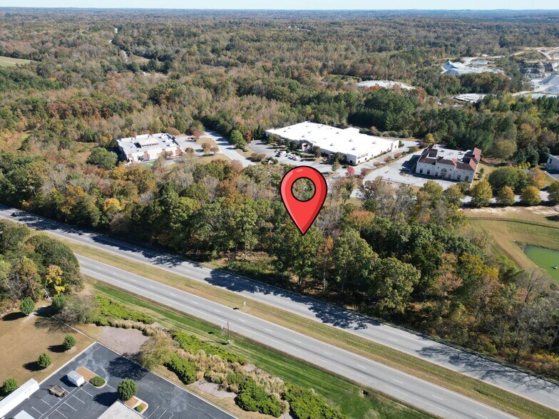 4251 Furniture Dr, Jamestown, NC à vendre - Photo de l’immeuble – Image 3 sur 4