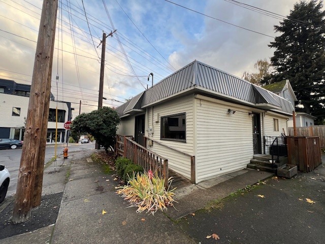 4305-4307 SE Milwaukie Ave, Portland, OR à louer - Photo de l’immeuble – Image 2 sur 7