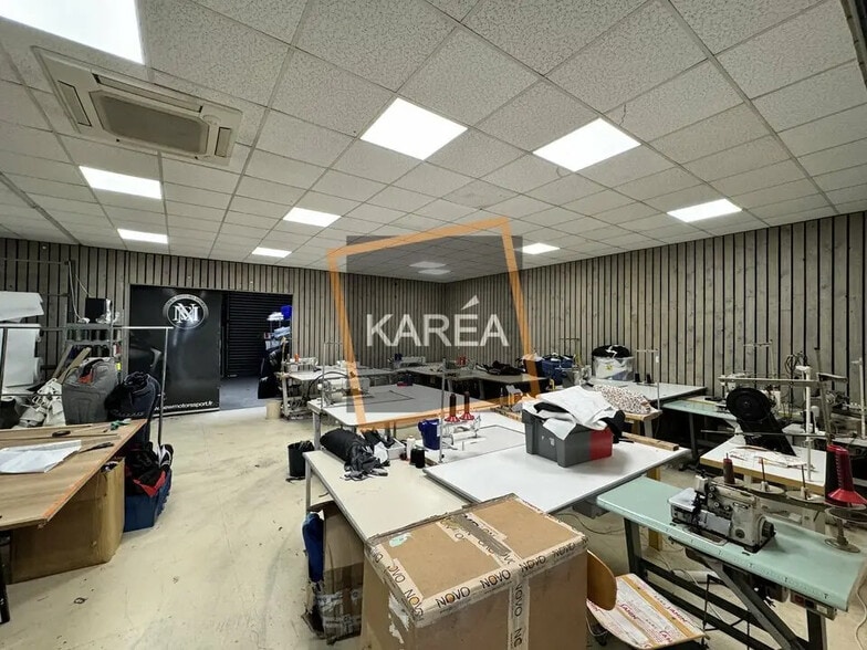 Local commercial dans Saint-Thibault-des-Vignes à louer - Photo de l’immeuble – Image 3 sur 5