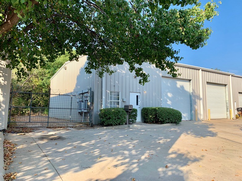 6901 Maple Ave, Dallas, TX à louer - Photo de l’immeuble – Image 3 sur 15