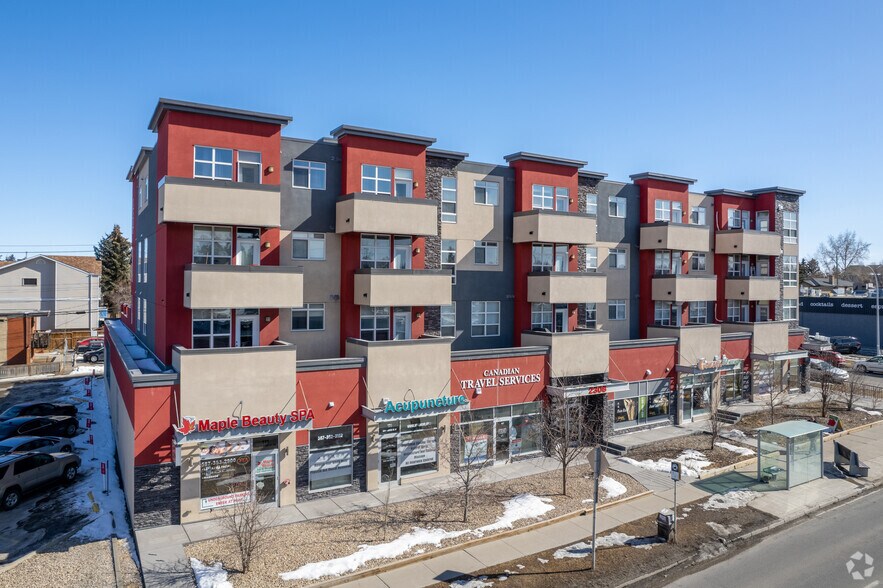 2308 Centre St NE, Calgary, AB à vendre - Photo de l’immeuble – Image 2 sur 16