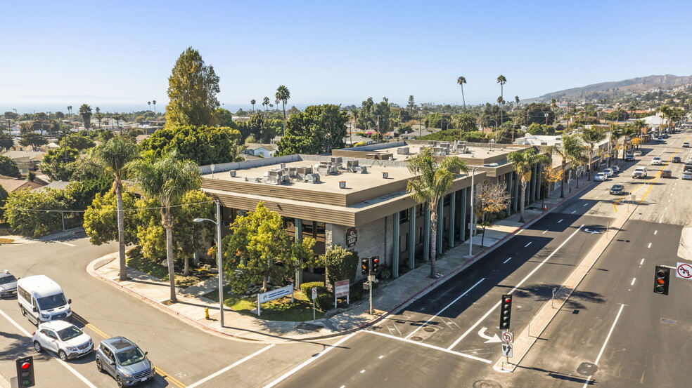 2580-2590 E Main St, Ventura, CA à louer - Photo de l’immeuble – Image 3 sur 7
