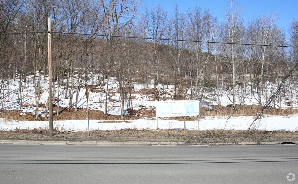 4109 Old Vestal Rd, Vestal, NY à vendre - Photo de l’immeuble – Image 3 sur 6
