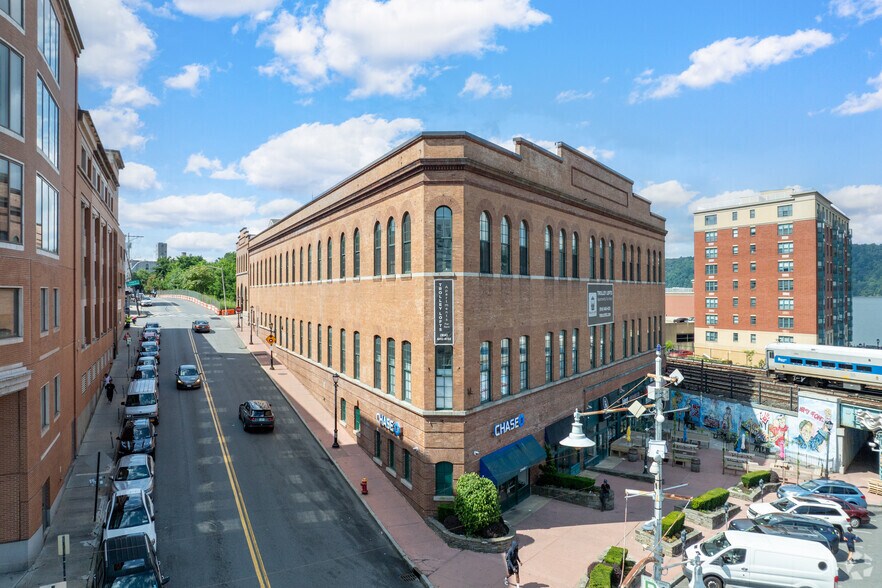 92 Main St, Yonkers, NY à louer - Photo de l’immeuble – Image 2 sur 18