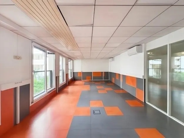 Bureau dans Levallois-Perret à louer - Photo de l’immeuble – Image 1 sur 9