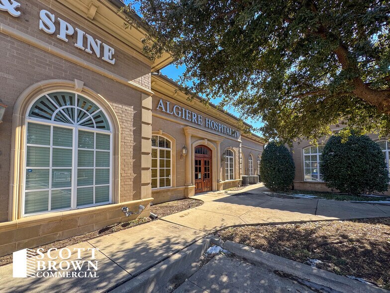 7704 San Jacinto Pl, Plano, TX à louer - Photo de l’immeuble – Image 2 sur 16