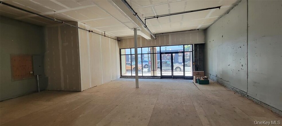 337 Main St, Poughkeepsie, NY à louer - Photo de l’immeuble – Image 3 sur 15