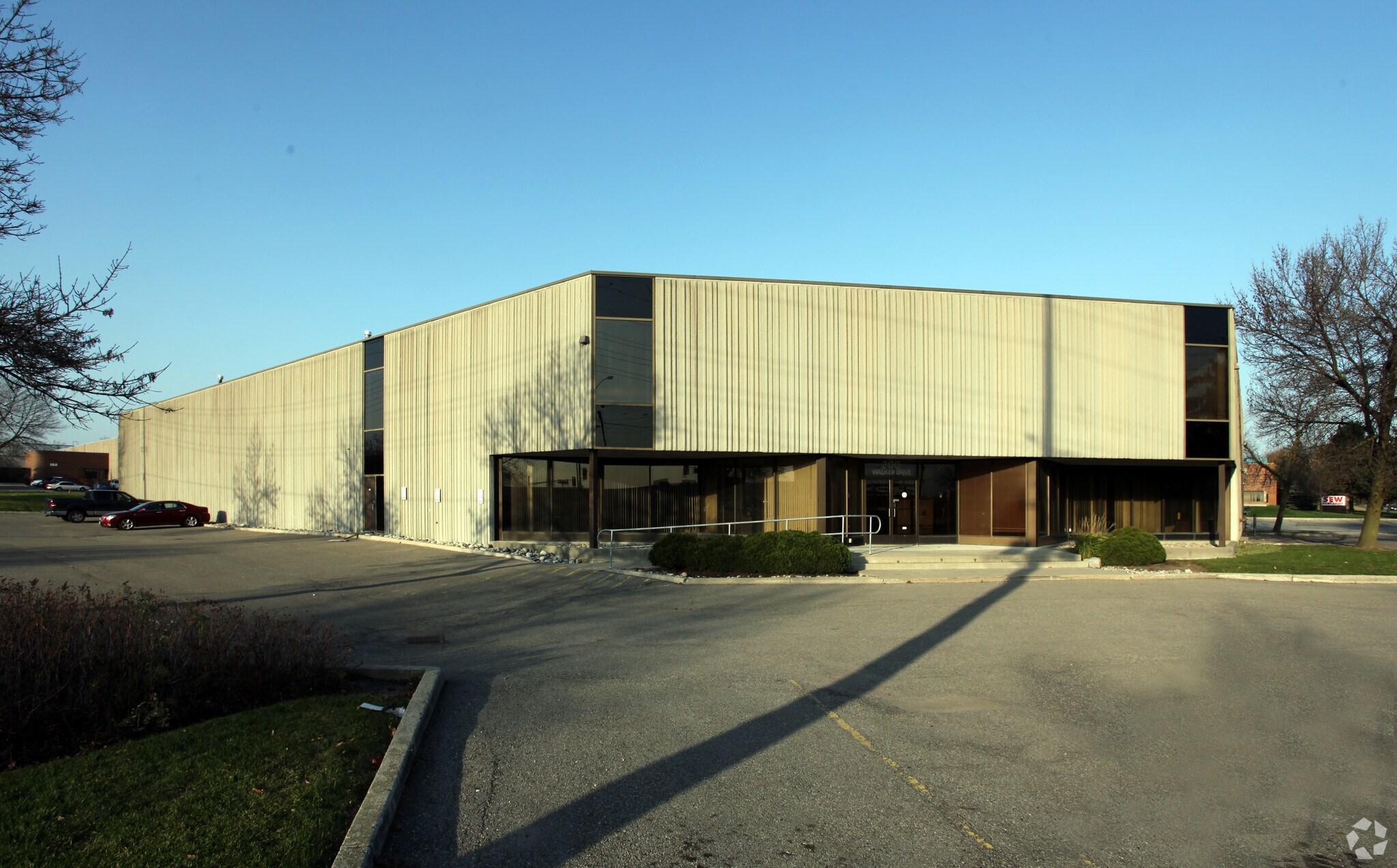 200 Walker Dr, Brampton, ON à louer Photo principale– Image 1 sur 5