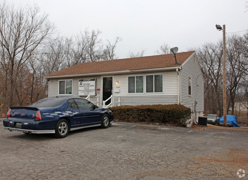 7000 E 107th St, Kansas City, MO à vendre - Photo de l’immeuble – Image 2 sur 2