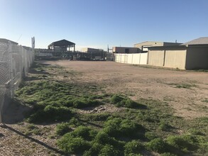 2307 W Houston Ave, Apache Junction, AZ à louer Photo de l’immeuble– Image 2 sur 5
