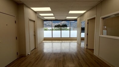 5008 50 St, Red Deer, AB à louer Photo intérieure– Image 2 sur 2