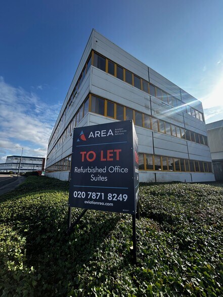 105 Frank Lester Way way, Luton à louer - Photo de l’immeuble – Image 2 sur 2