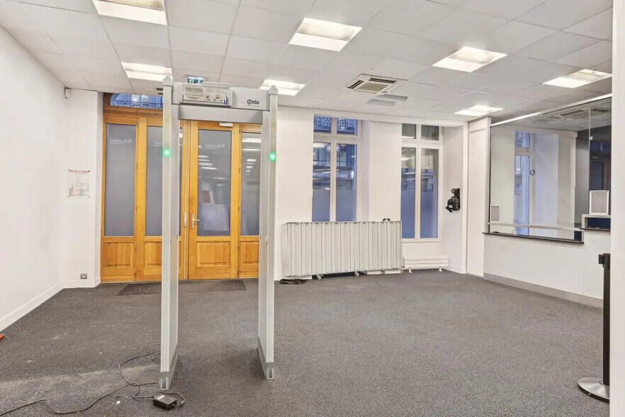 Bureau dans Paris à louer - Photo de l’immeuble – Image 3 sur 13