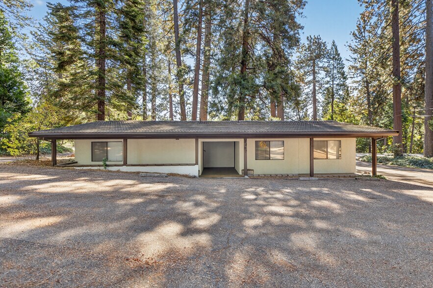 5897 Pony Express Trl, Pollock Pines, CA à vendre - Photo principale – Image 1 sur 37