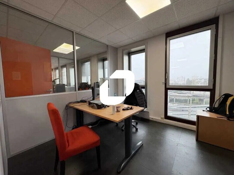 Bureau dans Montigny-le-Bretonneux à louer - Photo de l’immeuble – Image 2 sur 9