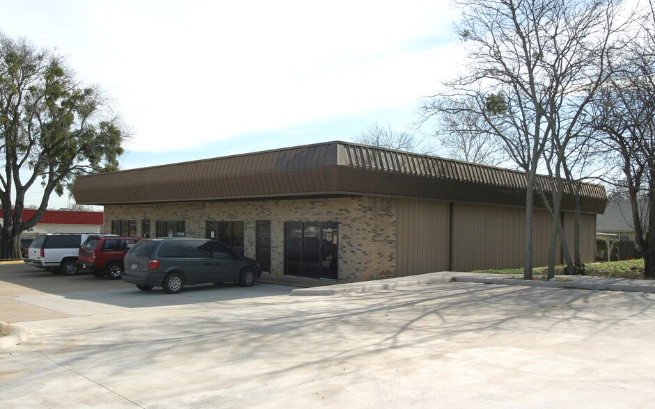 1001 W Northwest Hwy, Grapevine, TX à louer - Photo de l’immeuble – Image 2 sur 4