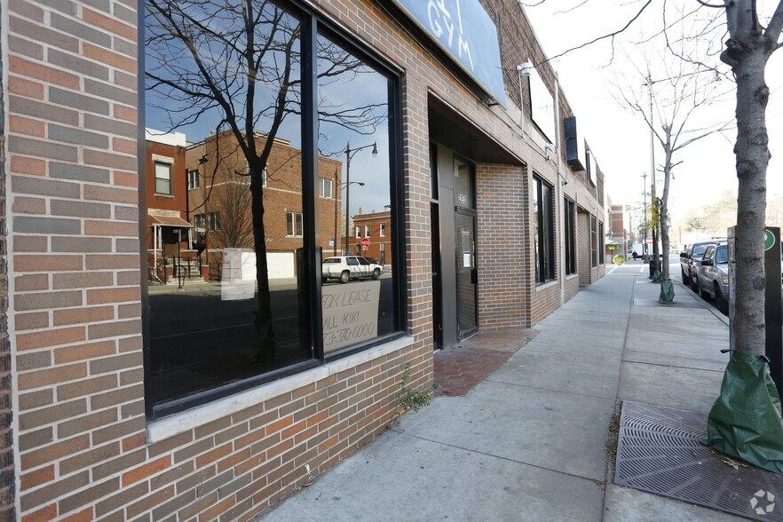 2251-2259 W Taylor St, Chicago, IL à louer - Photo de l’immeuble – Image 3 sur 18