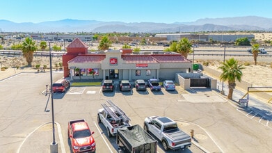 72955 Varner Rd, Thousand Palms, CA à louer Photo de l’immeuble– Image 2 sur 8