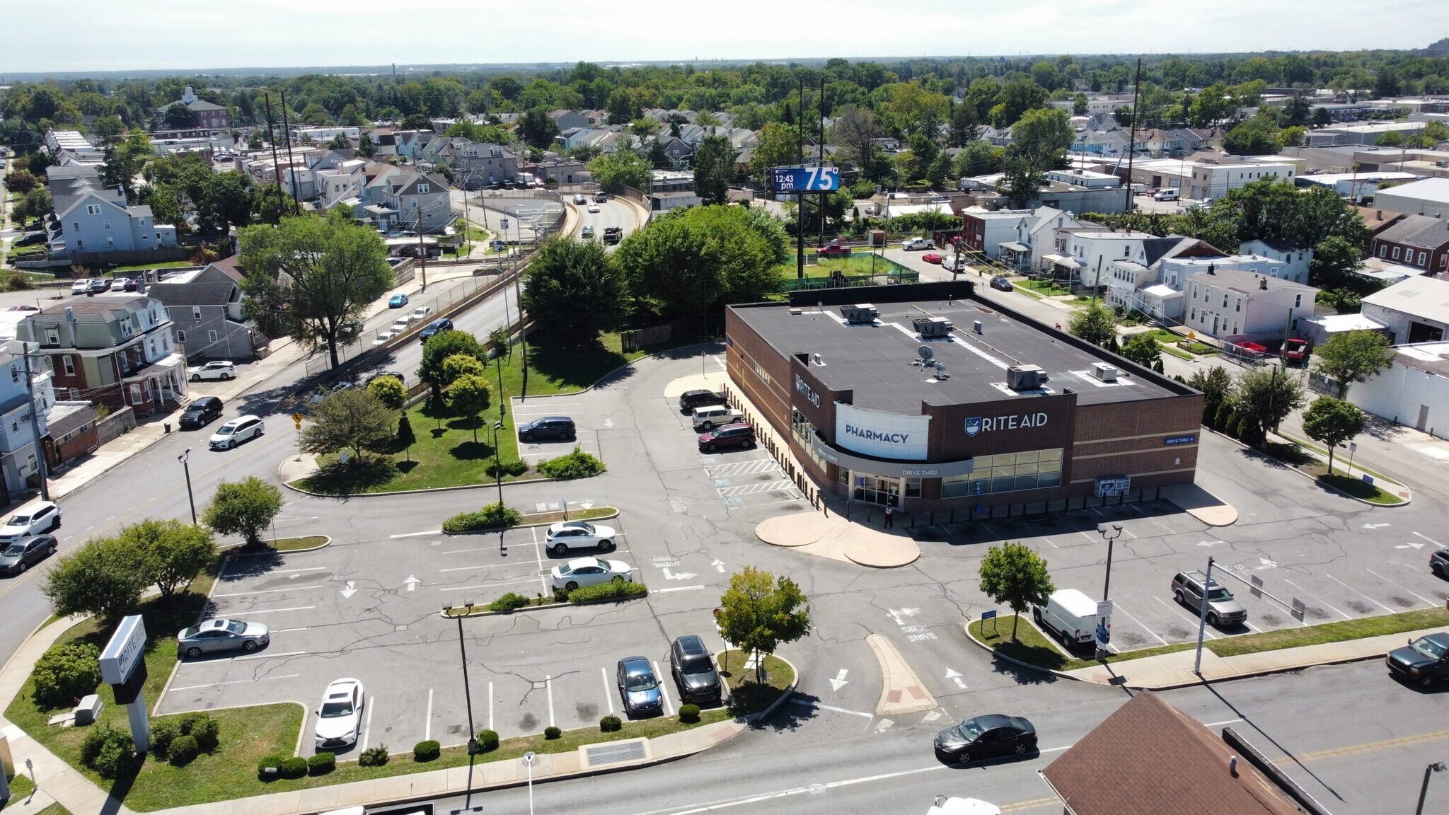 950-960 E Baltimore Ave, Yeadon, PA à louer Photo de l’immeuble– Image 1 sur 4