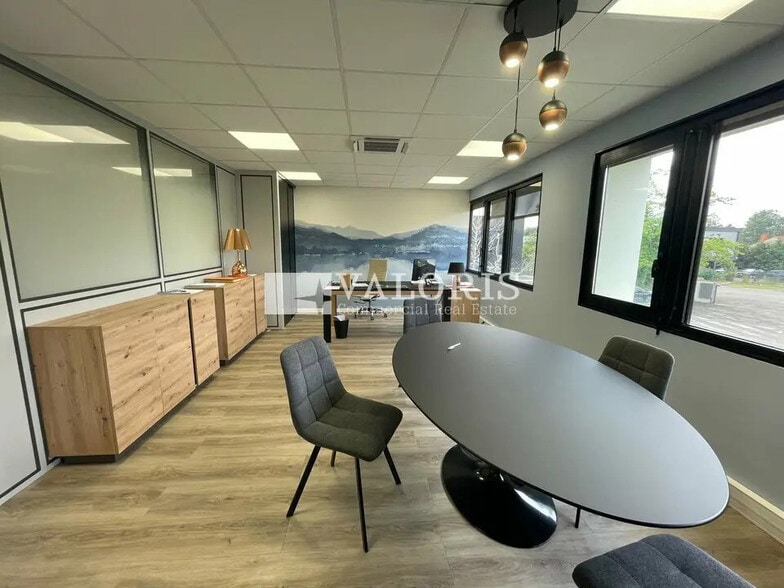 Bureau dans Francheville à louer - Photo de l’immeuble – Image 2 sur 5