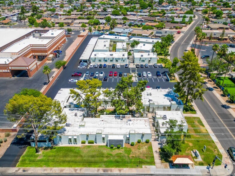 1050 E Southern Ave, Tempe, AZ à louer - Photo de l’immeuble – Image 2 sur 9