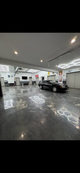 240 West St, South Hackensack, NJ à louer - Photo de l’immeuble – Image 2 sur 2