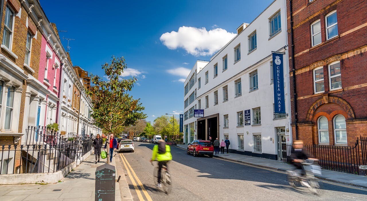 15 Lots Rd, Londres à louer Photo de l’immeuble– Image 1 sur 19