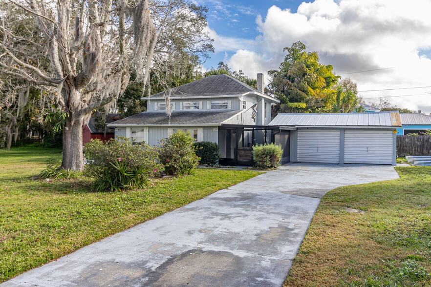 429 New York Ave, Saint Cloud, FL à vendre - Photo principale – Image 1 sur 53