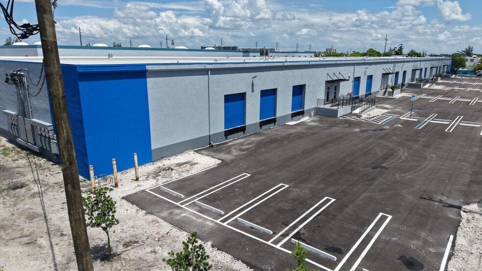 7100 NW 36th Ave, Miami, FL à louer - Photo de l’immeuble – Image 1 sur 165