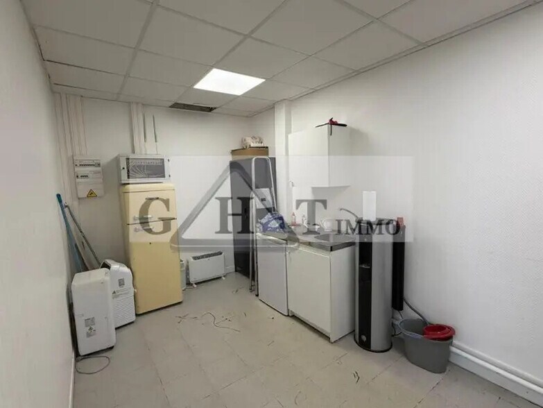 Bureau dans Maisons-Alfort à louer - Photo de l’immeuble – Image 2 sur 4